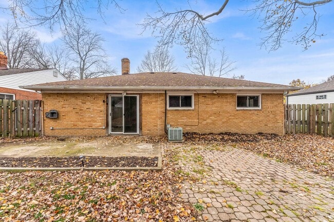 Building Photo - 6775 Middlebrook Blvd