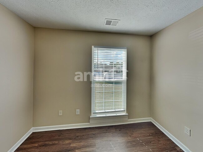 Building Photo - 2517 Kanlow Dr