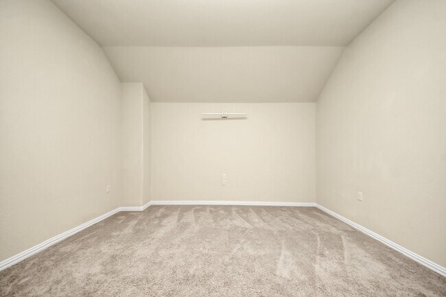 Building Photo - 30243 Twisting Springs Dr