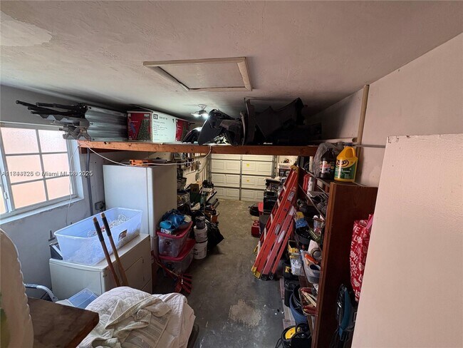 Building Photo - 6612 Dahlia Dr