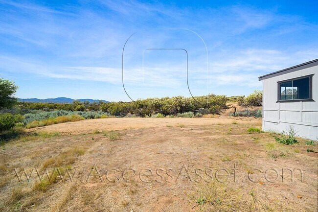 Building Photo - Lovely 2 Bed/2 Bath Manufactured Double-Wide Home In Anza!