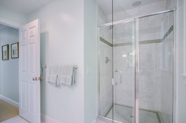 Building Photo - 190 Coggeshall Ave