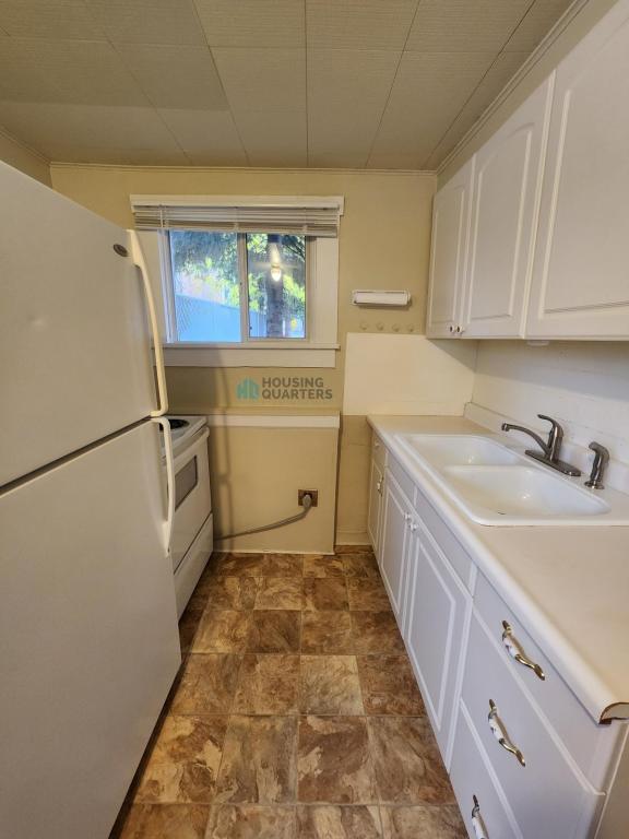 Building Photo - 519 4th St