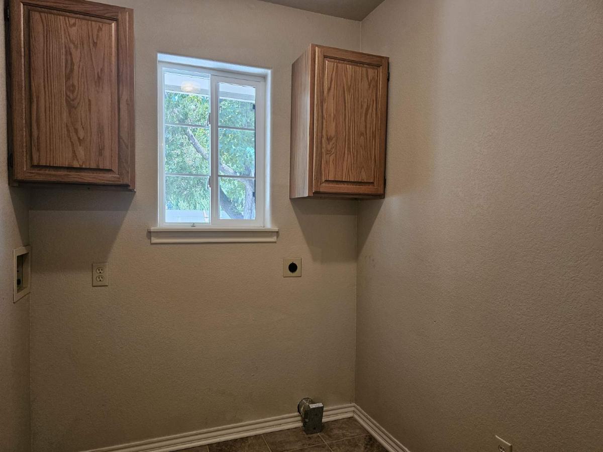 Building Photo - 2492 E Harbor Cir