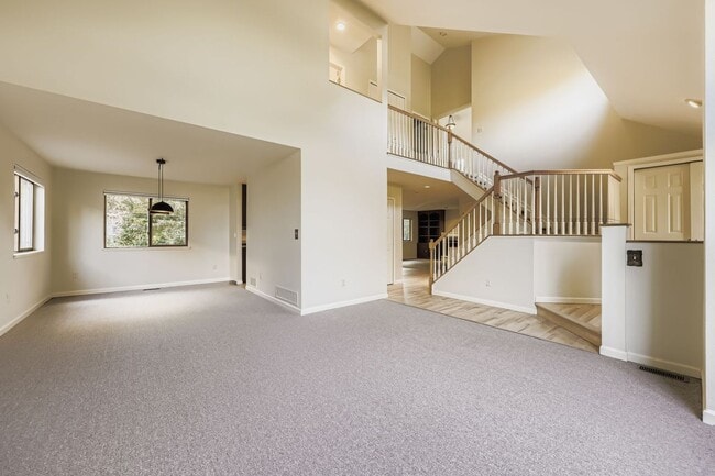 Building Photo - 4854 Franklin Dr