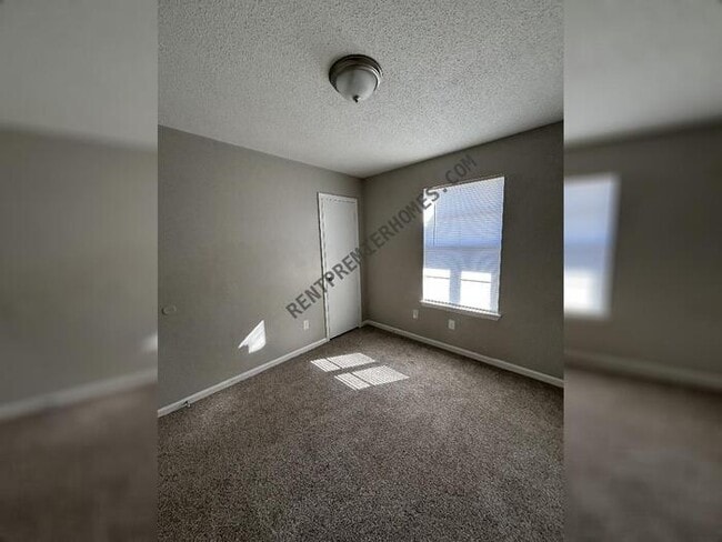 Building Photo - 1313 Ray Rd