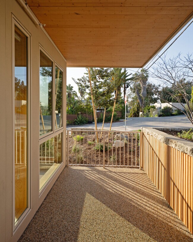 Building Photo - SuperBungalows™ on Marathon Street