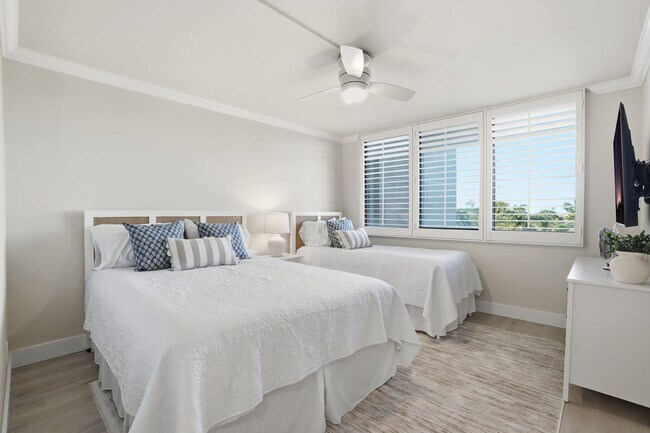 Building Photo - 4253 Bay Beach Ln