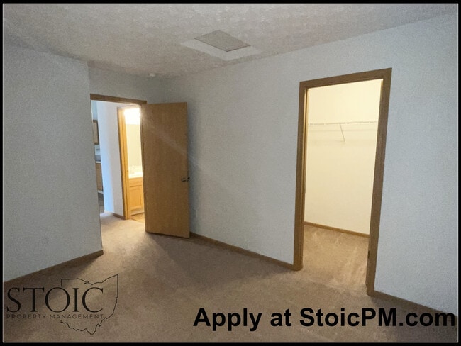 Building Photo - 2193 Rustic Ledge Dr