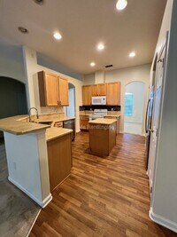 Building Photo - 2480 Ridge Will Dr