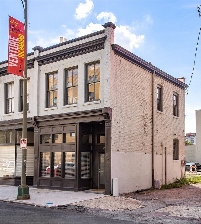 Building Photo - 206 N 1st St