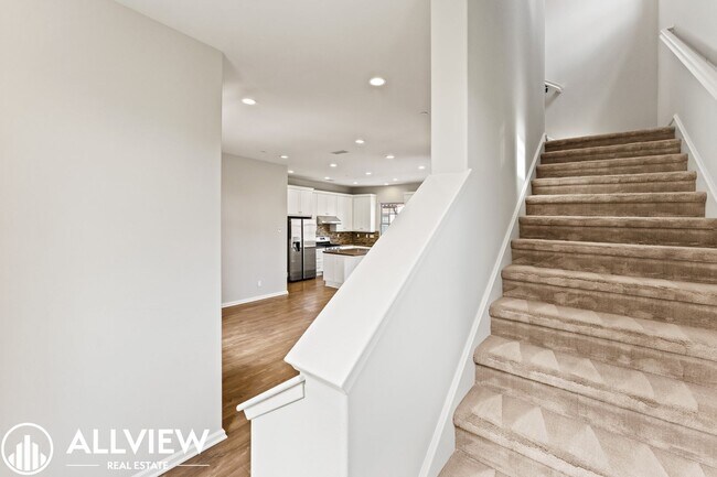 Building Photo - Your Next Home Awaits – Beautiful 3-Bedroom Irvine Townhome