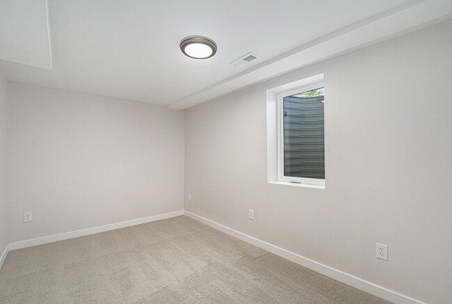 Building Photo - Spacious 6-Bed 3-Bath Home in Federal Heights/Denver