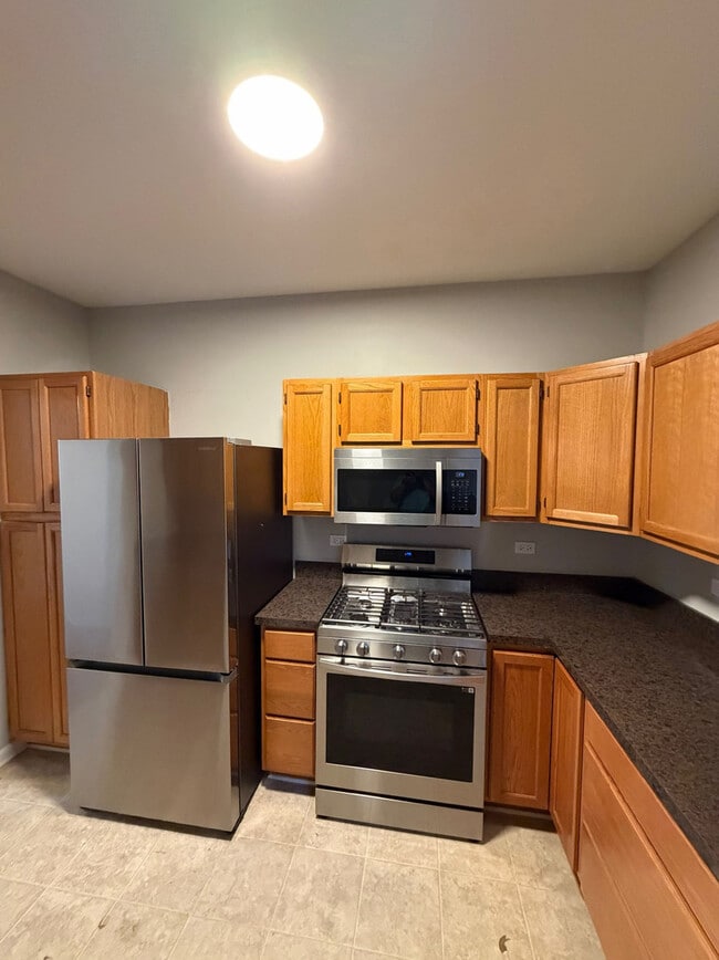 Building Photo - 1216 Tennyson Ln