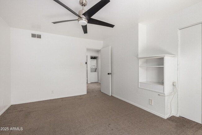 Building Photo - Old Town Scottsdale townhome- 2 bd 2 bath- W/D- Yard