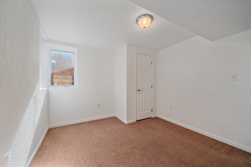 Building Photo - 1567 Meade St