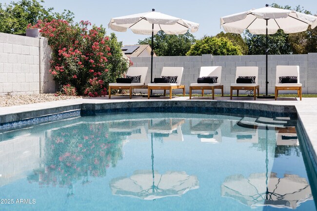 Building Photo - 4944 E Andora Dr