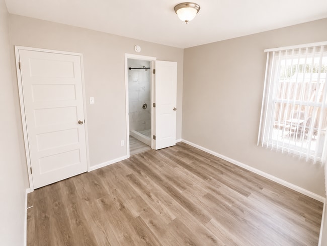 Building Photo - Completely remodeled 3bd 2ba. home in Pacific Beach ! Must see!