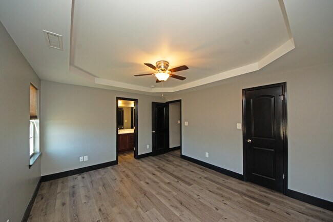 Building Photo - 315 Basil Ct