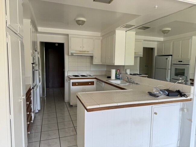 Kitchen - 32759 Seagate Dr
