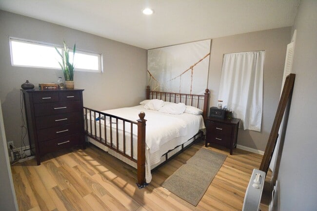 Building Photo - Charming 3-Bed, 1-Bath Home for Rent Near St Marys Hospital!