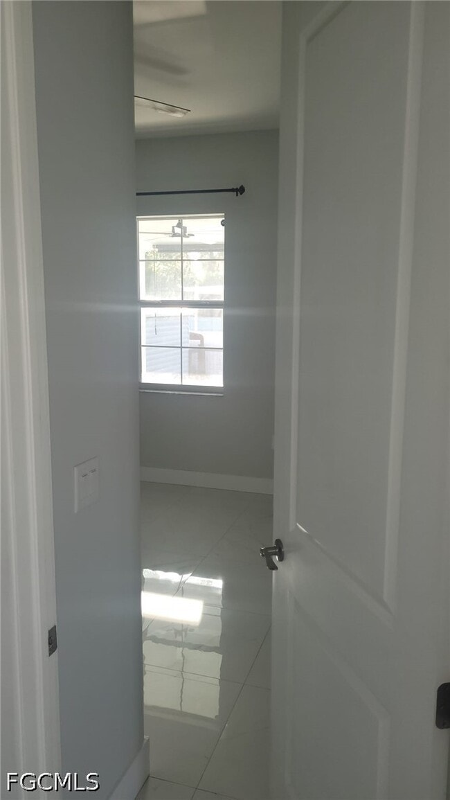 Building Photo - 653 Foxchase Dr