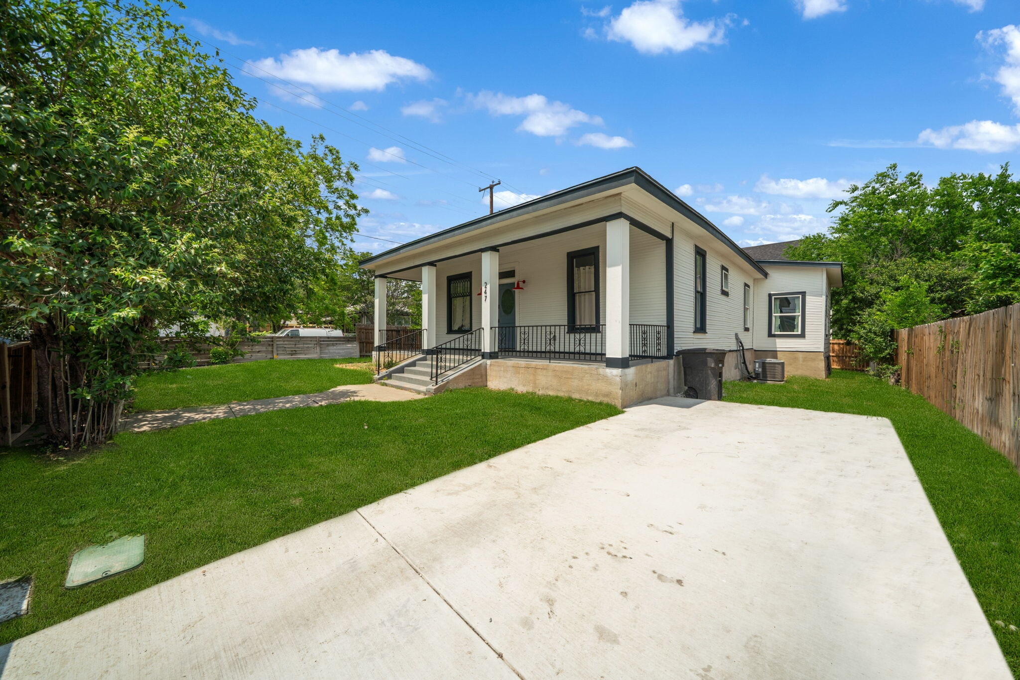 Building Photo - 247 Princeton Ave