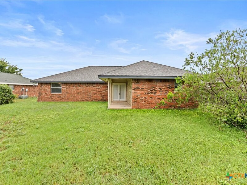 Building Photo - 2011 Agate Dr