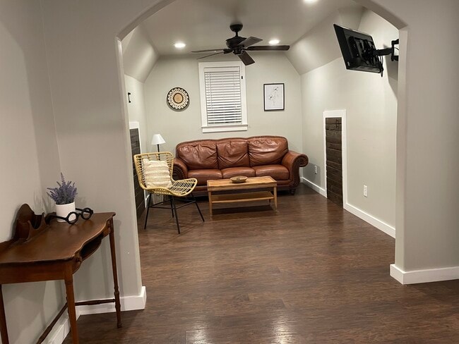 Furnished Living Room - 433 N Cypress St