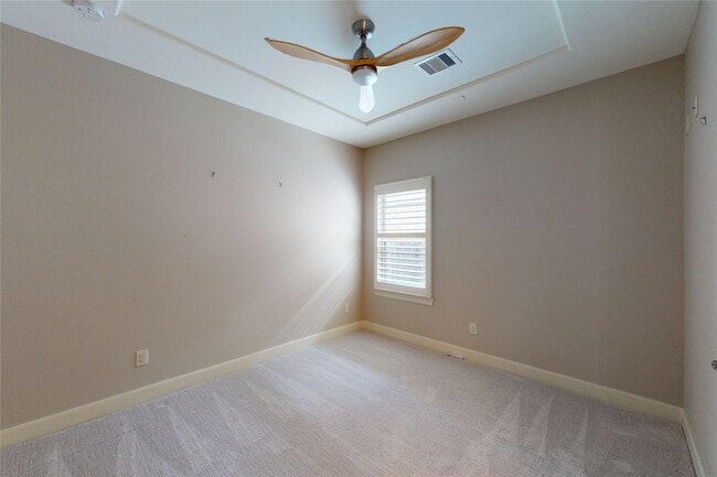Building Photo - 8870 Van Allen Dr