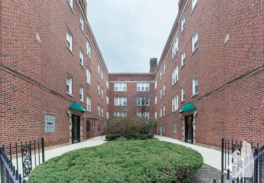 Primary Photo - 1830 W Lawrence Ave