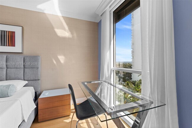 Building Photo - 21055 Yacht Club Dr