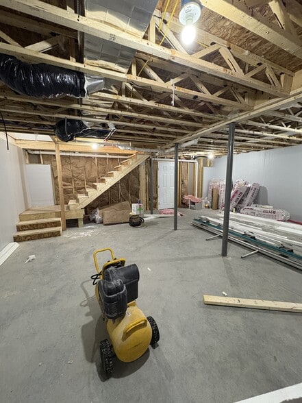 Building Photo - 83 Ivan Dr