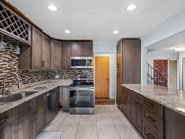 Building Photo - 18270 University Park Dr