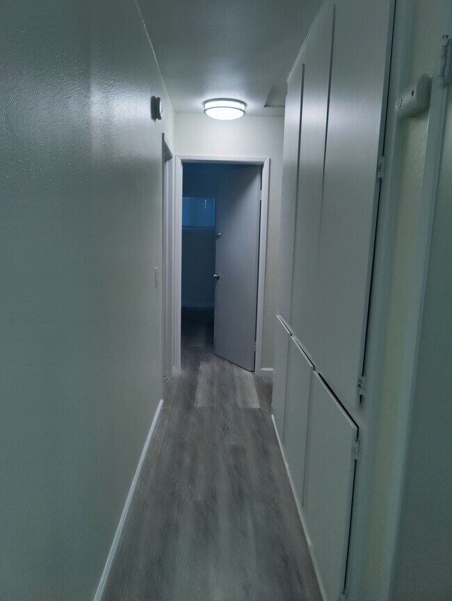 Hallway to the bedrooms - 52800 Avenida Navarro