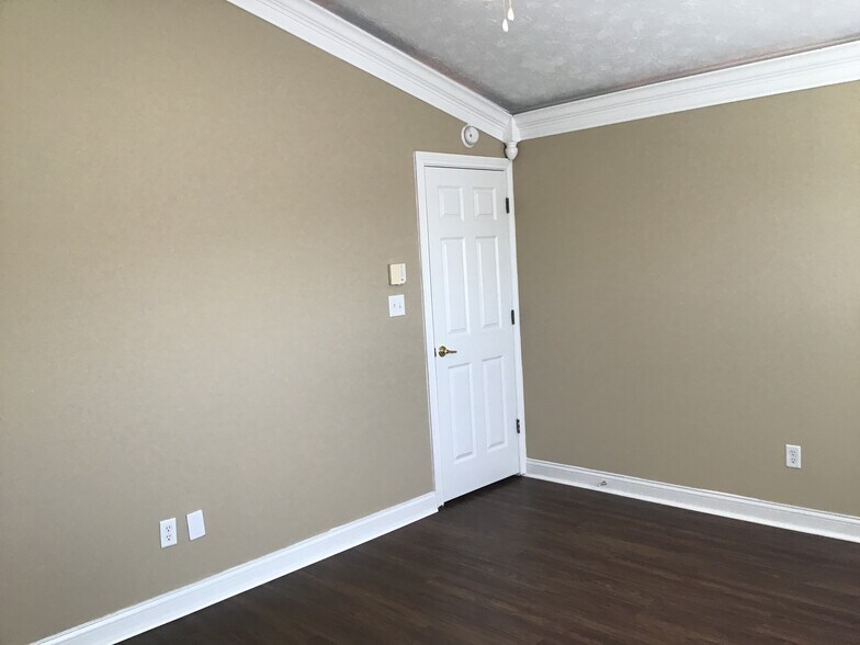 Building Photo - 6707 Wimbledon Dr