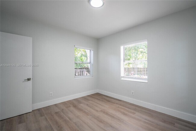 Building Photo - 1691 NE 143rd St