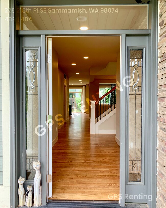 Building Photo - Available Now! Spacious 4BR Home in Pine M...