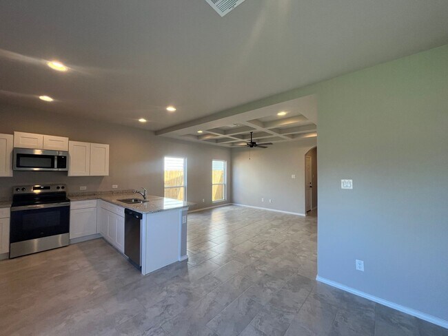Building Photo - 8615 Valentina Wy