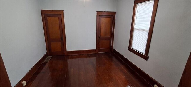 Building Photo - 120 Fulkerson St