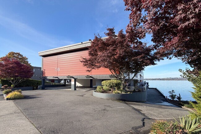 Building Photo - 2Bd/1.75Ba Kirkland Condo