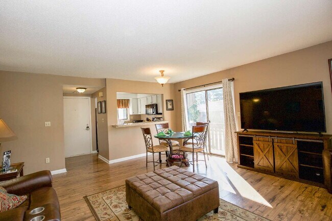 Building Photo - FULLY FURNISHED 2-Bed, 2-Bath Condo in Pin...