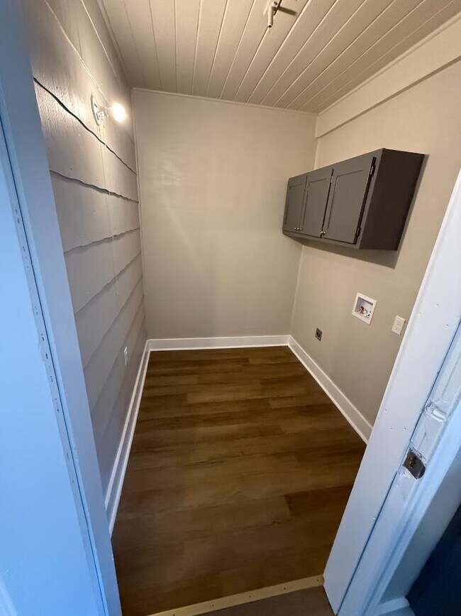 Building Photo - 629 Catalpa St