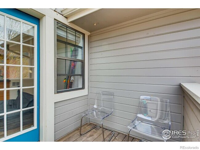 Building Photo - "Chic Urban Retreat: Cozy 1-Bed Condo in t...
