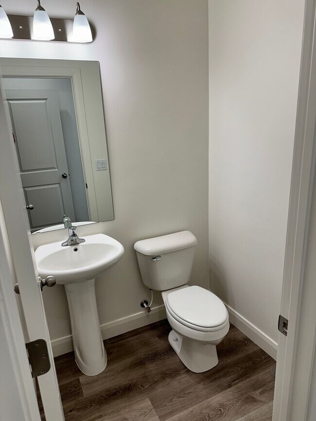 Building Photo - 3 Bedroom Home in Desert Color with Lagoon Access! End Unit!