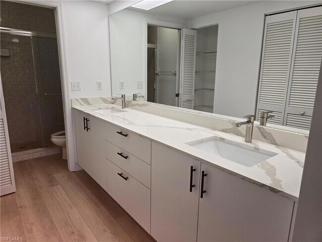 Building Photo - 859 Tanbark Dr