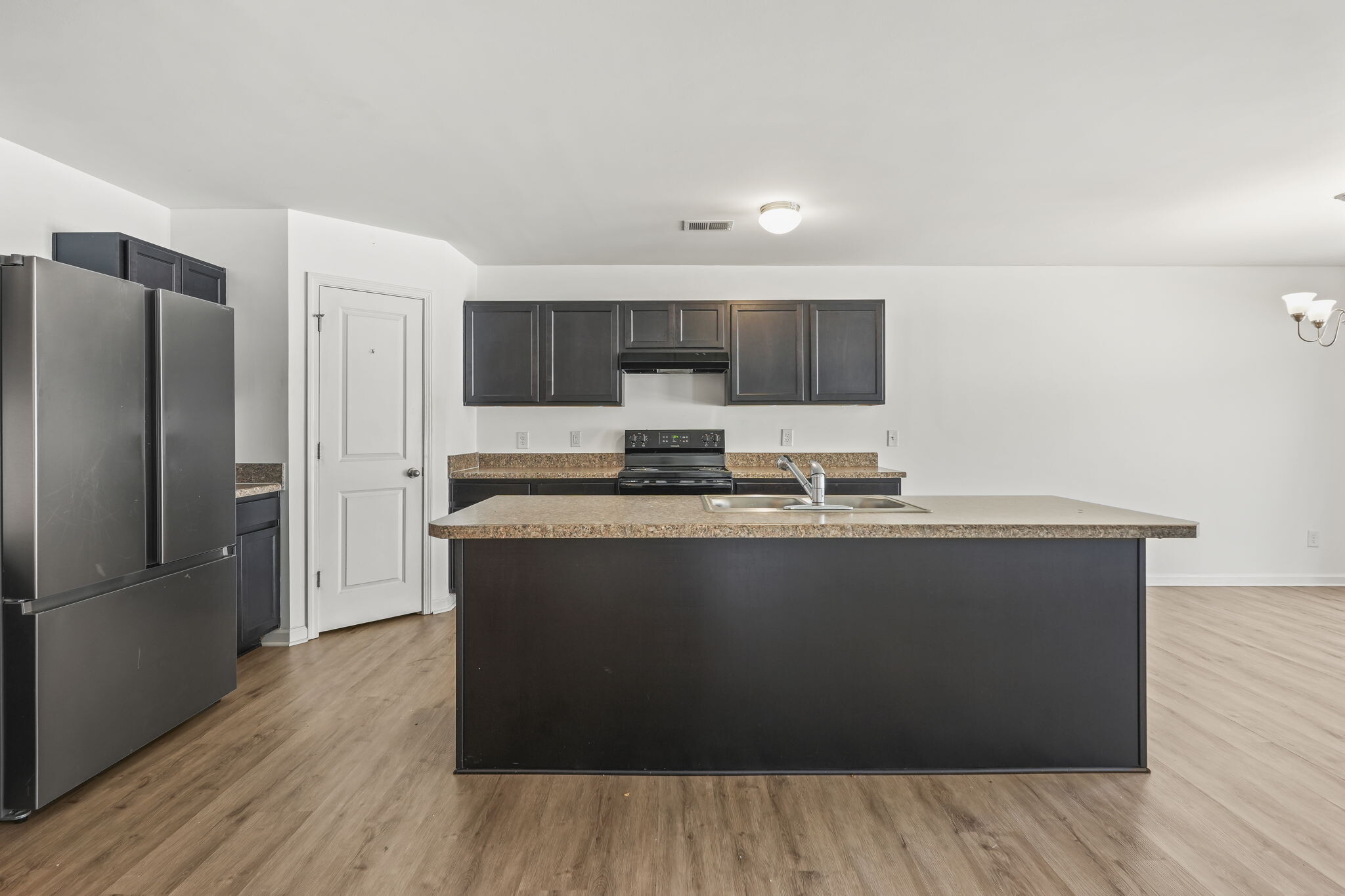 Building Photo - 1789 Sapphire Dr