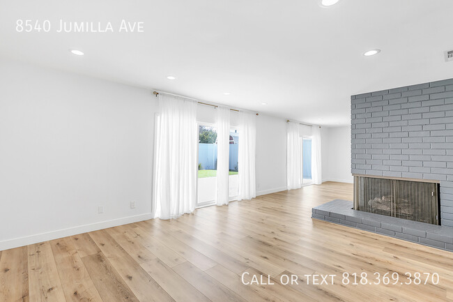 Building Photo - STYLISH AND MODERN 3BR/2BA IN RESIDENTIAL ...