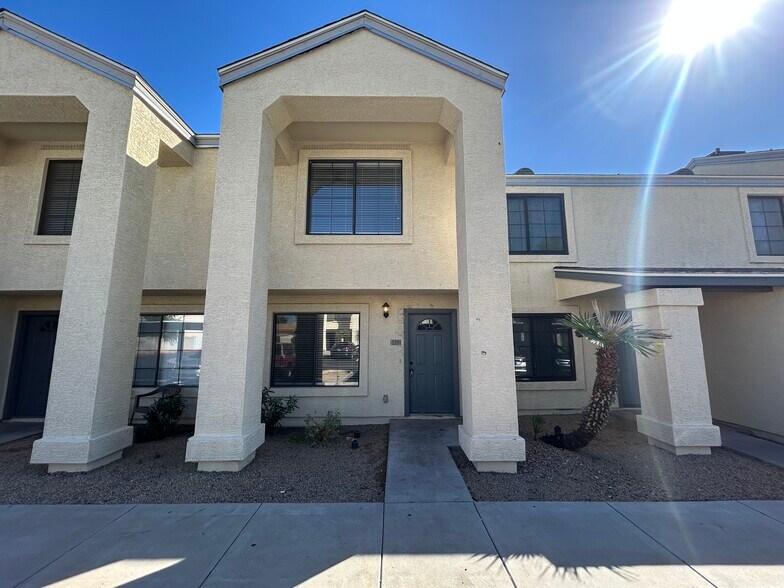 Primary Photo - 7801 N 44th Dr