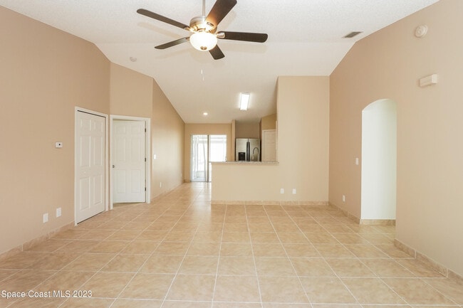 Building Photo - 502 Whitehall Ave SW